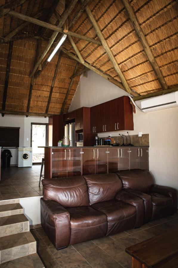 Tholo Manzi Private Game Farm Villa Zeerust Luaran gambar